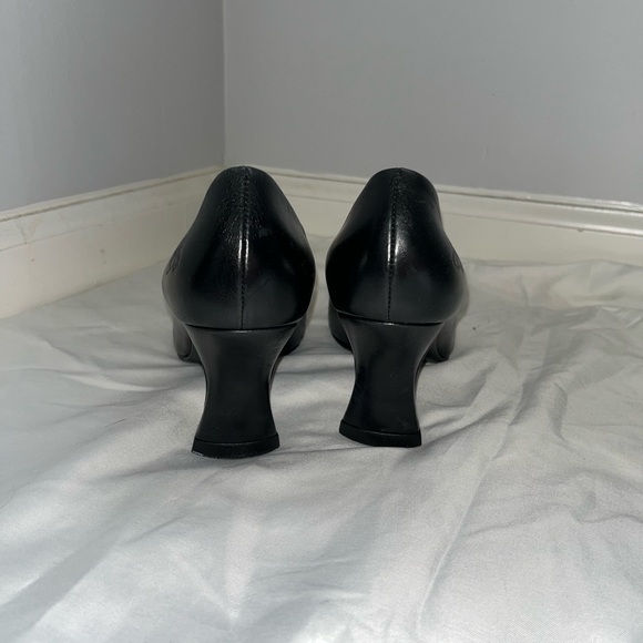 John Fluevog Desmond Heels - Picture 8 of 8